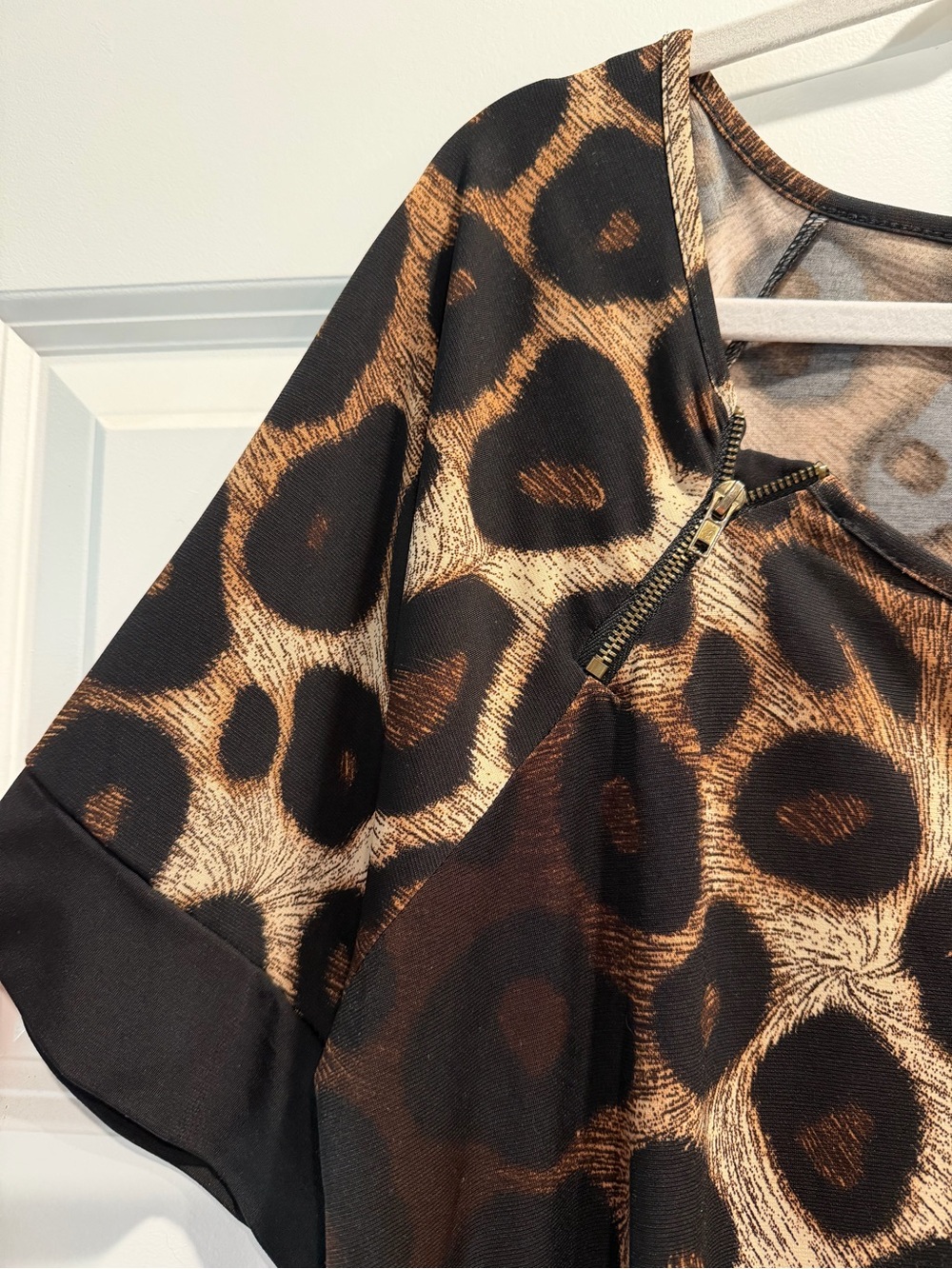 Susan Lawrence Leopard Print Zip-Accent Women's Top - Brown/Black